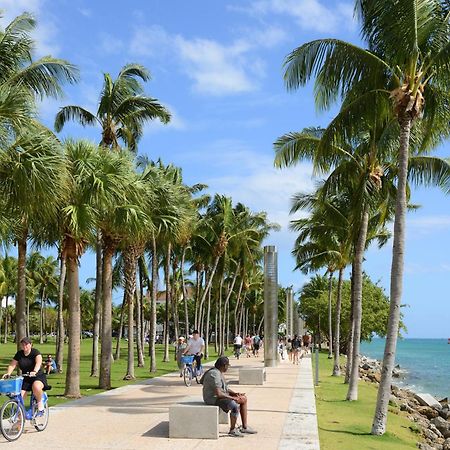 Beachfront Bentley Hotel One Bedroom Suite With Balcony And Beach Access Miami Beach Exterior photo