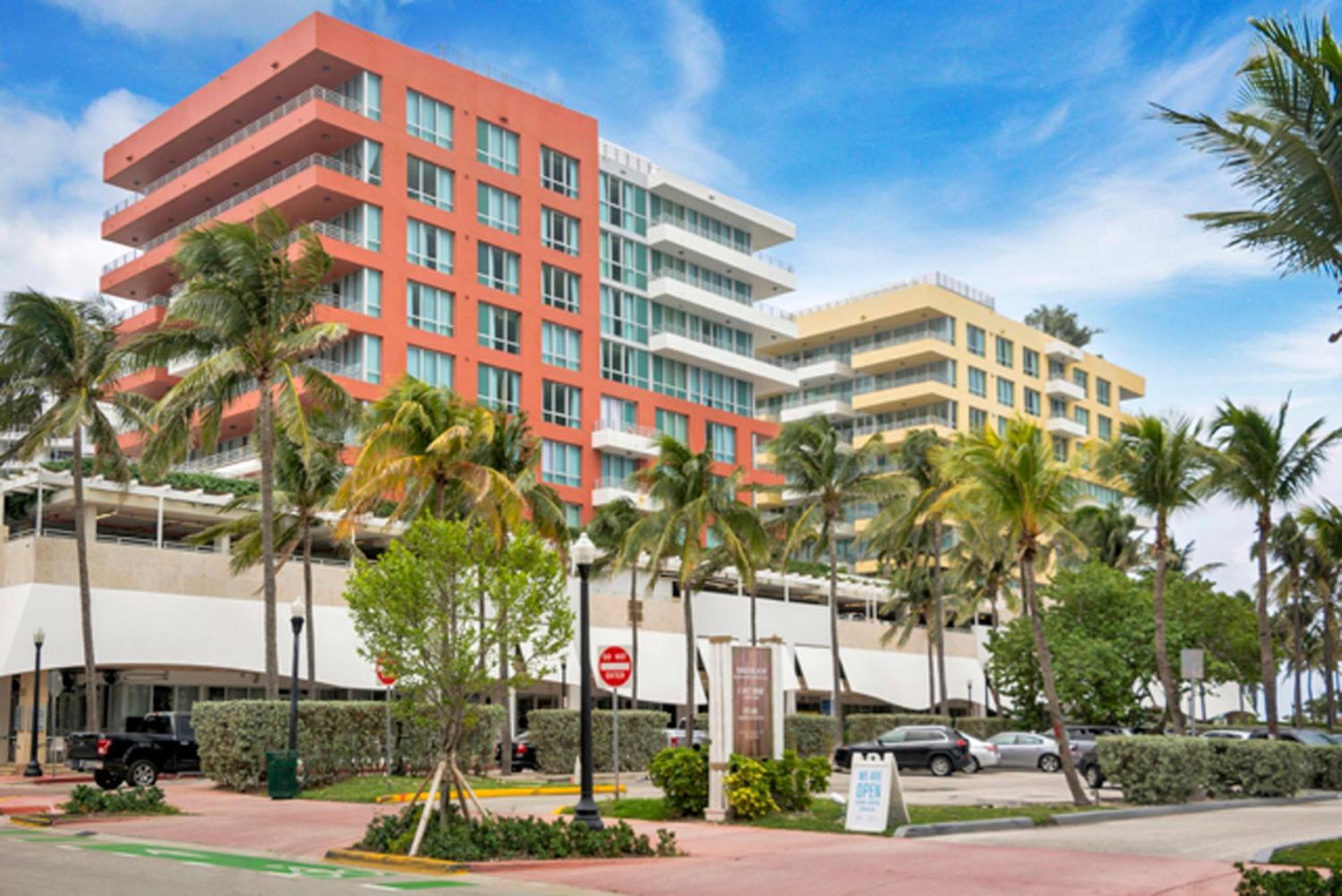 Beachfront Bentley Hotel One Bedroom Suite With Balcony And Beach Access Miami Beach Exterior photo