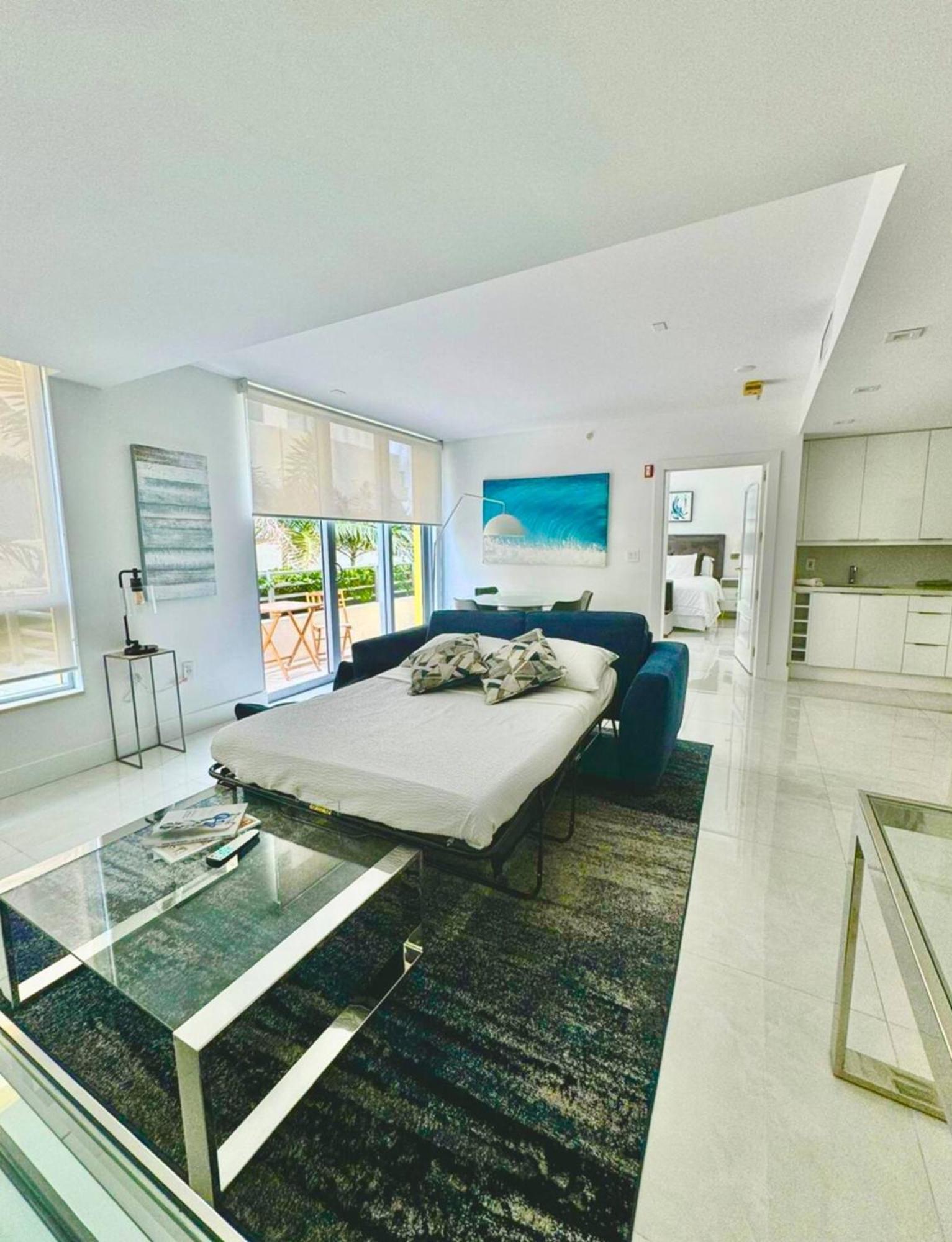 Beachfront Bentley Hotel One Bedroom Suite With Balcony And Beach Access Miami Beach Exterior photo