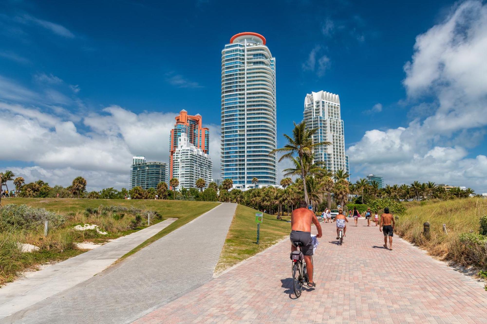 Beachfront Bentley Hotel One Bedroom Suite With Balcony And Beach Access Miami Beach Exterior photo