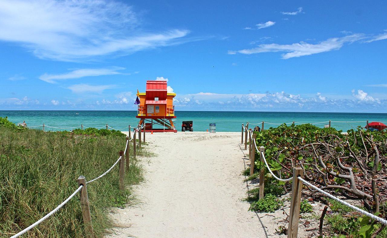 Beachfront Bentley Hotel One Bedroom Suite With Balcony And Beach Access Miami Beach Exterior photo